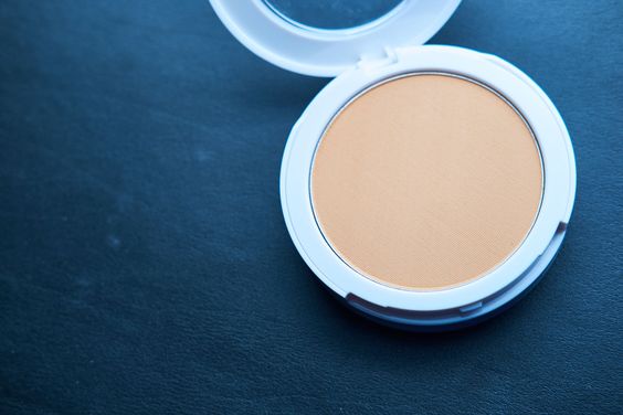 Get Lightweight Coverage with These Fantastic Powder Foundations